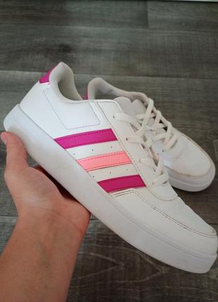 Кросівки жіночі adidas,39 розмір
