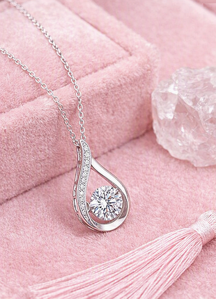 Колье с муассанитом "dancing diamond". муассанит