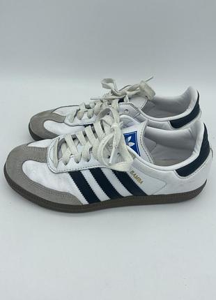 Жіночі кросівки adidas 38 розмір, устілка 24