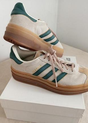 Кожані кросівки adidas, одягнути раза три,як новішкіра!   тренд сезону!
