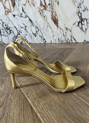 Saint laurent оригінал італія золотисті шкіряні босоніжки
