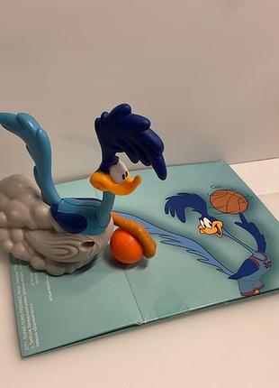 Фігурка з макдональдс looney tunes з оригінальною коробкою