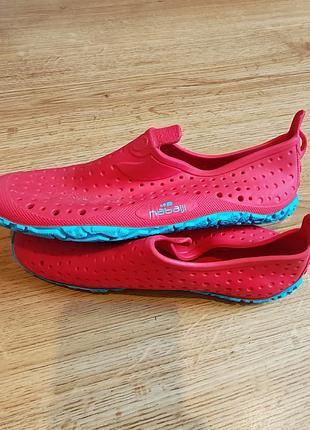 Детские аквашузы кораллки nabaiji decathlon,аккватапки. размер eu 33/34