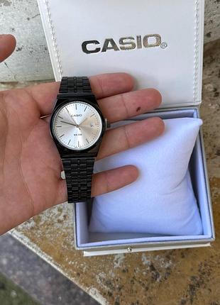 Годинник casio
