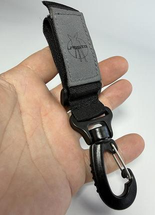 Універсальний тримач / підвіс на ремень з карабіном та липучкою