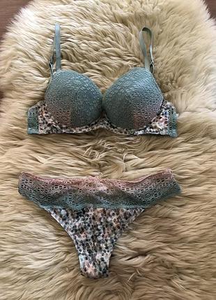 Розкішний комплект бюстгальтер трусики intimissimi