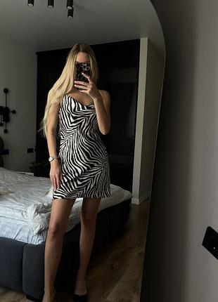Атласна сукня zara
