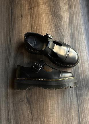 Оригінальні мері джейн від dr. martens  з натуральної шкіри polished smooth в чорному кольорі.