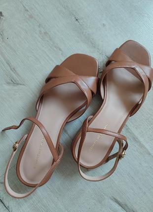 Stuart weitzman новые 39 размер кожа