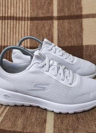 Женские кроссовки skechers
