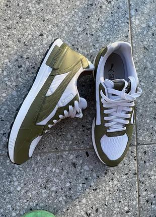 Кросівки puma оригінал кольору хакі з білим розмір 44