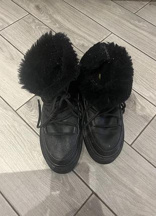 Жіночі уггі