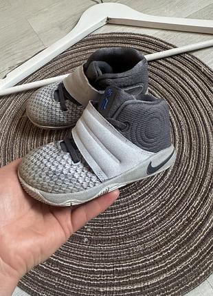 Дитячі кросівки   nike kyrie 25розміру