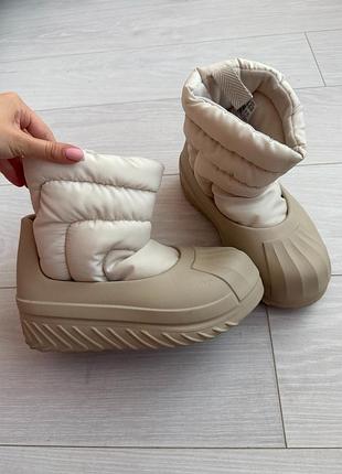 Жіночі черевики adidas