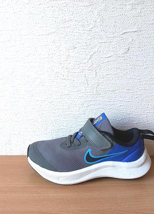 Кросівки nike 28 р. устілка 17,7 см.