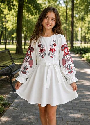 Сукня з вишивкою