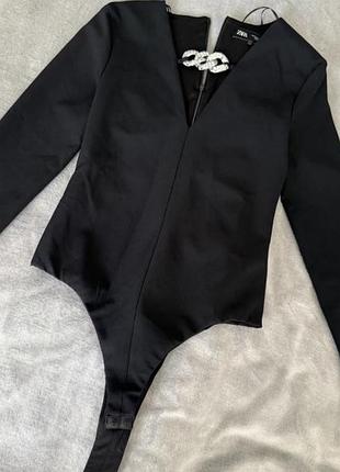 Боді zara з декоративним ланцюгом, розмір s