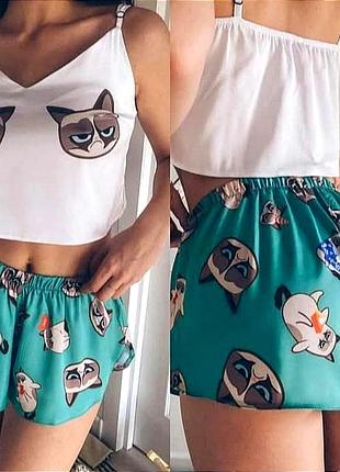 Комплект шелковая пижама топ и шорты с разрезом / летняя пижама / пижама с котиками / майка и шорты