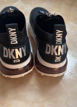 Оригінальні кросівки dkny