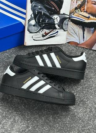📊 adidas superstar black