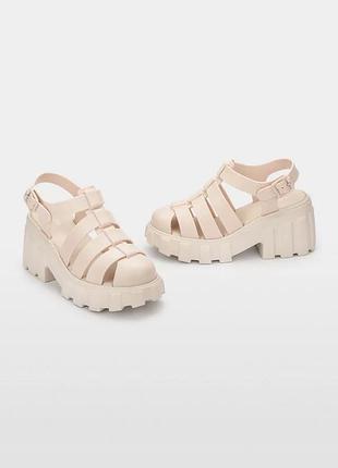 Босоніжки melissa megan. оригінал.