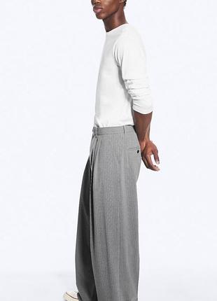Новые широкие брюки в полоску weekday nate baggy / loose fit, коллекция 2026 года