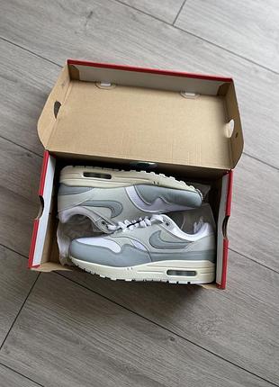 Оригінальні кросівки nike air max 1