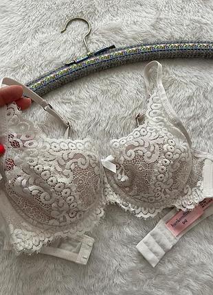 Бюстгальтер hunkemoller мереживний на тілесній підкладці