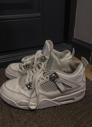 Кросівки jordan 4 білі