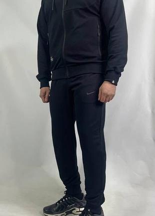 Чоловічий спортивний костюм nike