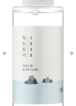 Зволожувальний тонер з ефектом пілінгу round lab 1025 dokdo toner 100ml