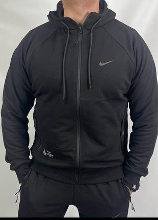 Чоловічий спортивний костюм nike