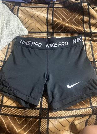 Спортивні шорти nike pro