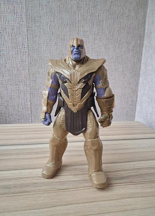 Игровая фигурка таноса (thanos) из серии marvel avengers titan hero series от hasbro, созданная по мотивам фильма «месники: финал»