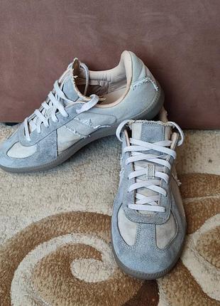 Кроссовки adidas bw army decon grey/siver pebble. 44 размер, серого цвета.