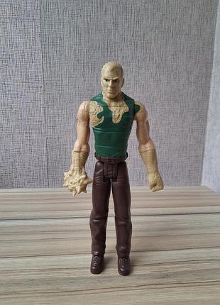 Коллекционная фигурка песочного человека (sandman) из серии marvel spider-man titan hero series villains от hasbro