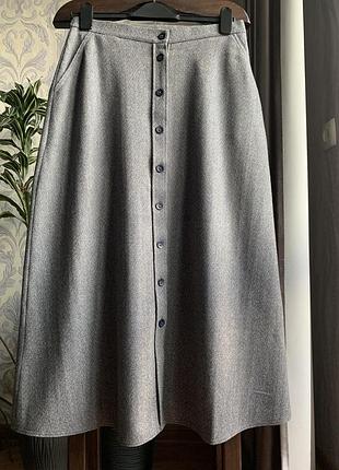 Елегантна вовняна спідниця міді на ґудзиках country collection