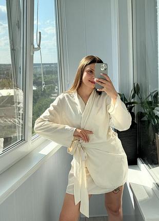 Ідеальна піщана сукня на запах з льоном