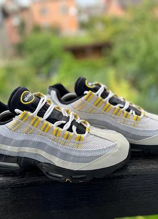 Кроссовки nike air max 95 essential «wolf grey / tour yellow»
