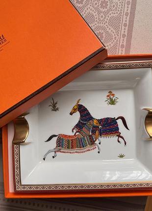 Порцелянова підставка  hermes