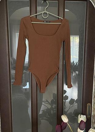 Базове коричневе боді у рубчик zara xs-s