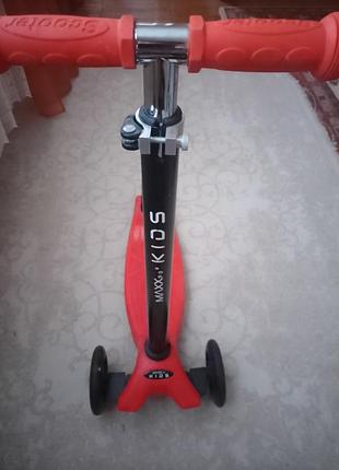 Дитячий триколісний самокат maxxpro kids