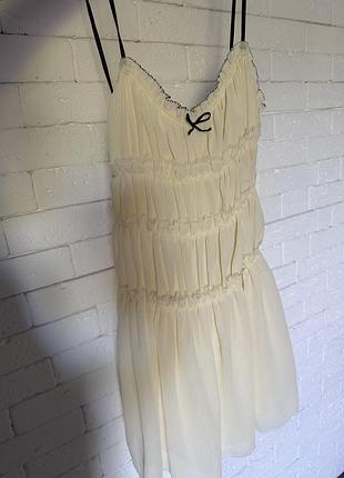 Коротка молочна сукня zara (s)