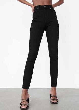 Джинсы zara с высокой талией узкие винтажные. 38