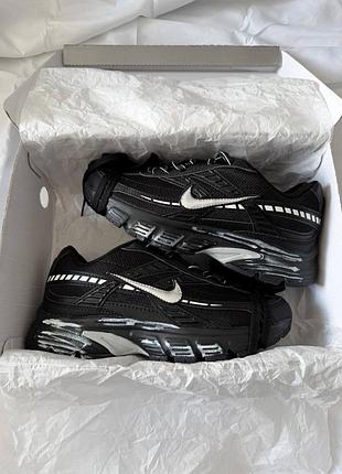 Nike initiator custom black