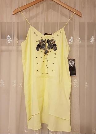 Бледно желтая майка zara на тонких бретелях с вышивкой бисером, пайетками и камушками.