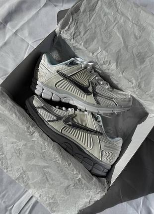 Zoom vomero 5 white sivler