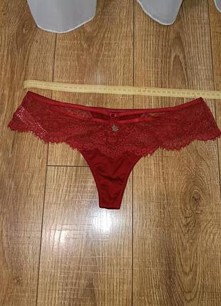 Шикарні мережевні трусики 
🎀 бренд hunkemoller
🎀 розмір м 
3шт*95 грн.замовлення приймаю від 3 шт.кошти на карту.товар поверненню не підлягає.