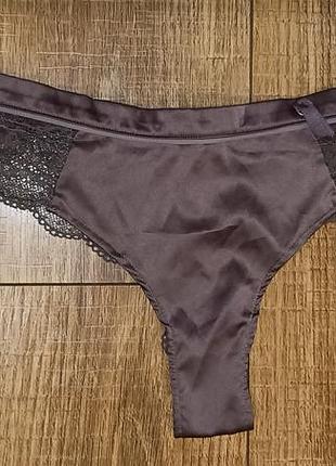 Шикарные сетевые трусики 
🎀 бренд 6ixty 8ight
🎀 размер м 
3шт*95 грн.заказуй от 3 шт.кошти на карту.товар возврату не подлежит.