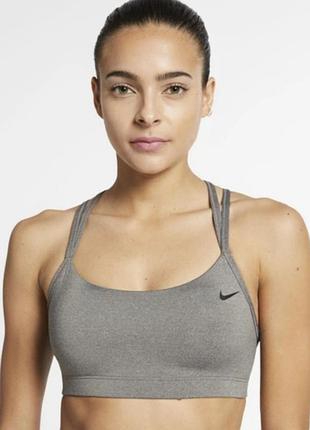 Спортивный топ nike favorites strappy bra aq8686-091,размер s